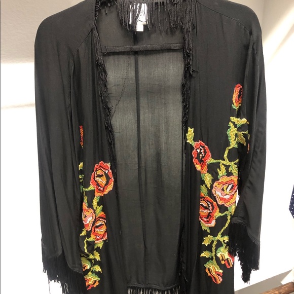 Ivy Jane black Fringe kimono - Picture 2 of 3